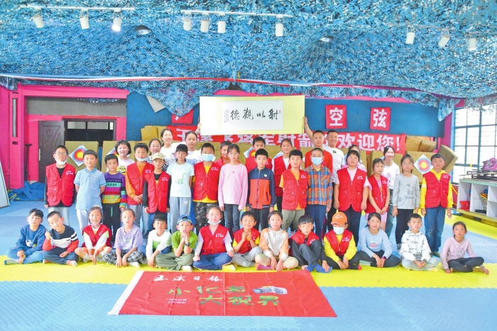 小记者合影。 小记者合影。