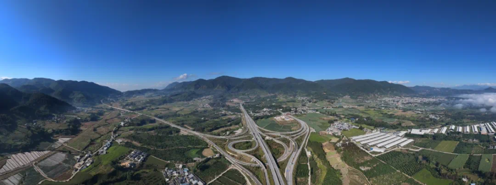 临清高速公路勐撒立交.JPG